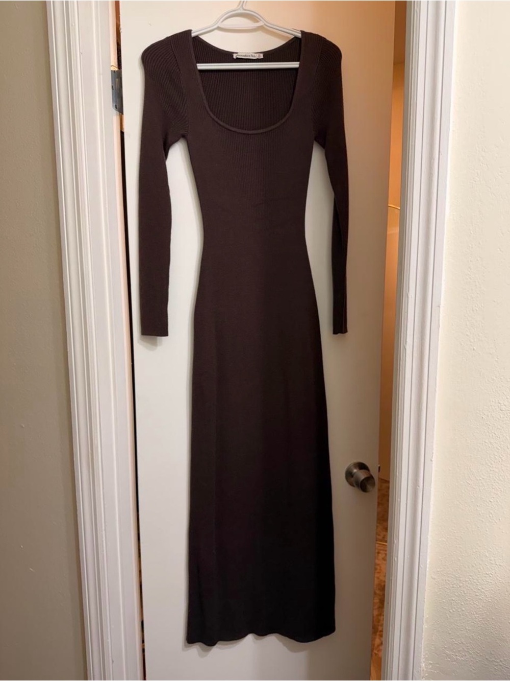 Abercrombie & Fitch Deep Brown Ribbed Scoop-Neck Maxi Dress
